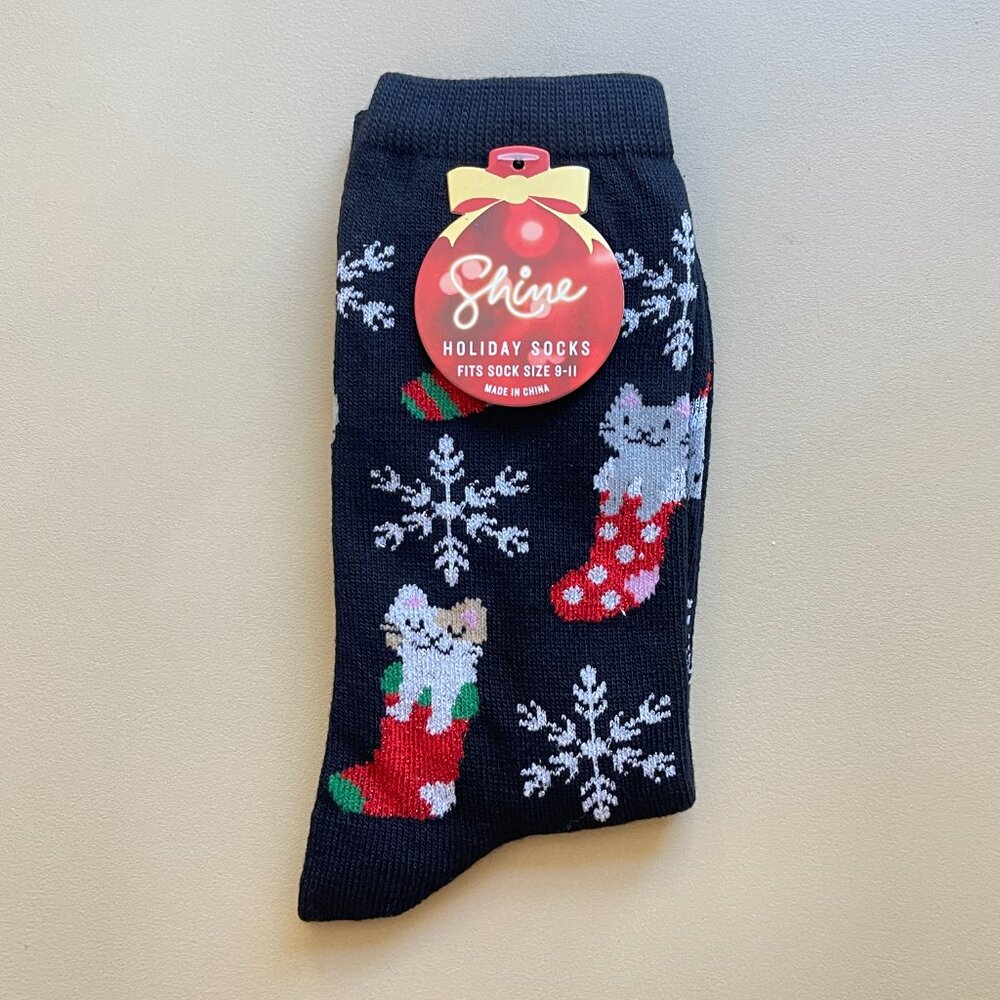 New Shine Socks Cat in Stocking Snowflakes Christmas Holiday Black NWT